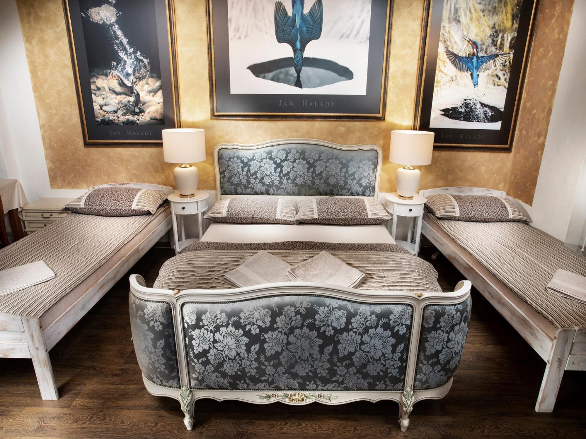 Apartment Halady Breclav Bagian luar foto